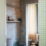 Dazzling Minimalist One Bedroom *