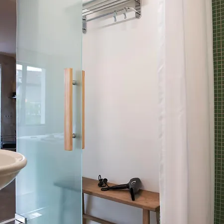 Dazzling Minimalist One Bedroom Appartamento Sofia