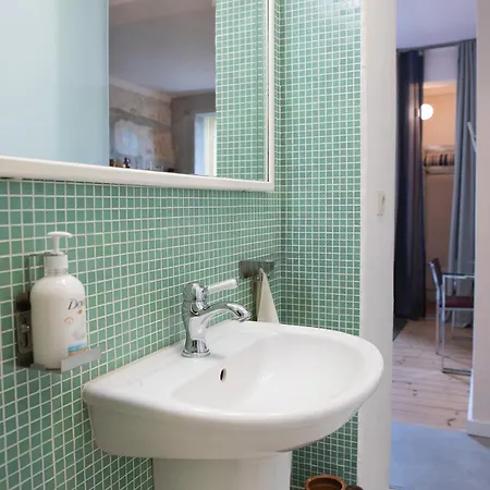 Dazzling Minimalist One Bedroom