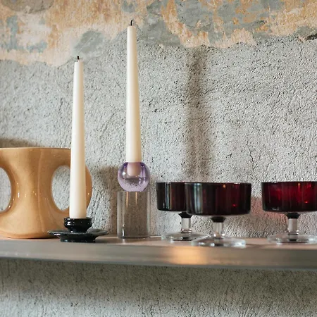 Dazzling Minimalist One Bedroom *