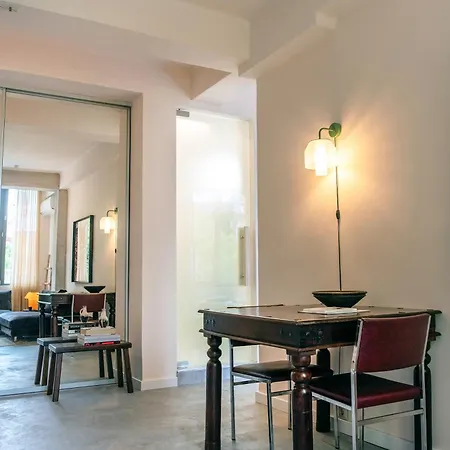 Dazzling Minimalist One Bedroom *