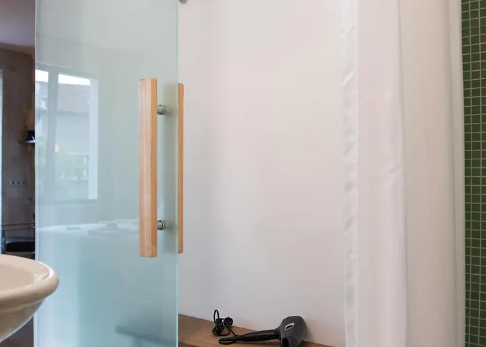 Dazzling Minimalist One Bedroom アパート ソフィア