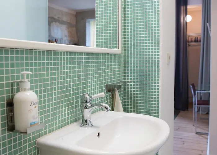 Dazzling Minimalist One Bedroom