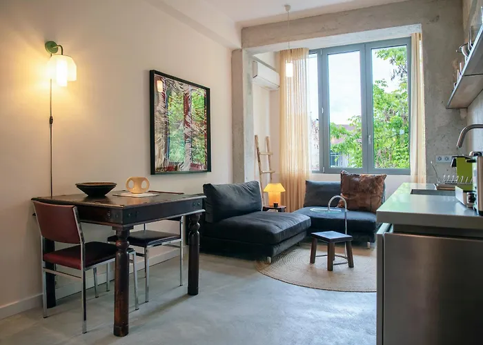 Dazzling Minimalist One Bedroom アパート ソフィア