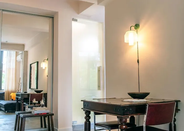 Dazzling Minimalist One Bedroom *