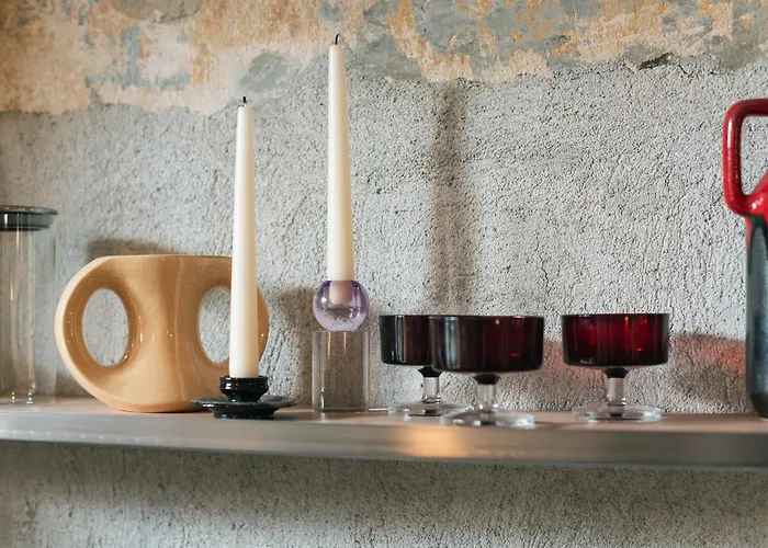 Dazzling Minimalist One Bedroom *